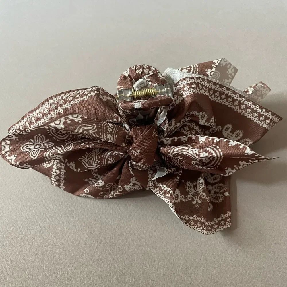 Brown Bandana Print Bow Hair Clip N1457 - Picture 2 of 4
